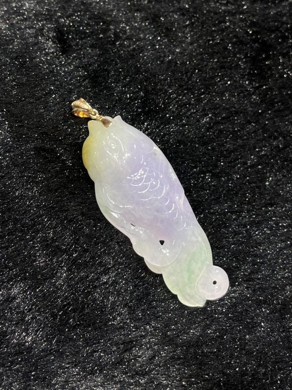 Translucent triple colour fish carving jadeite pendant - Image 2