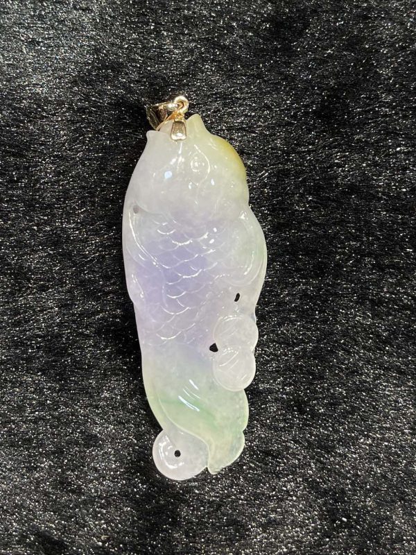Translucent triple colour fish carving jadeite pendant - Image 3
