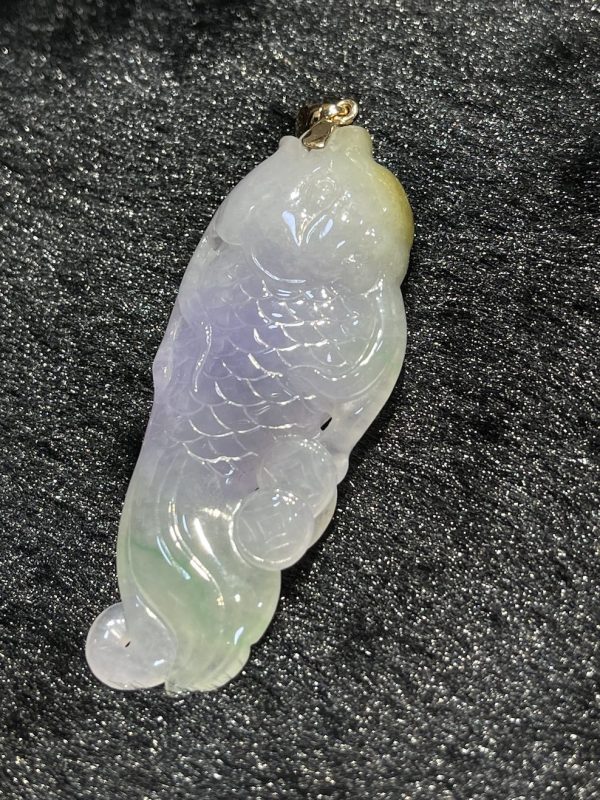 Translucent triple colour fish carving jadeite pendant - Image 4