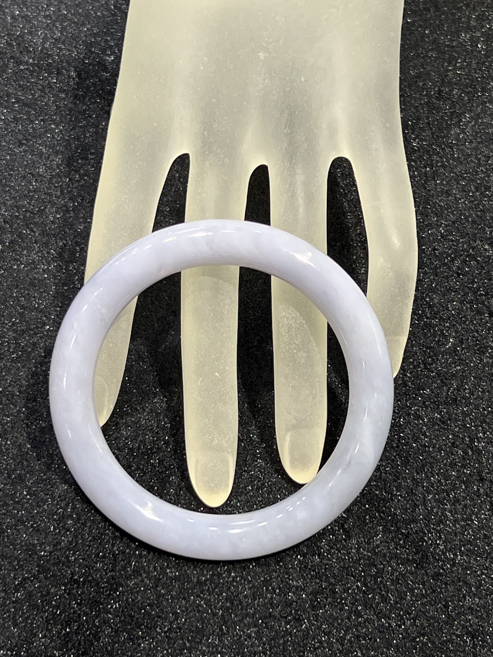 Translucent lavender jadeite bangle - Image 3