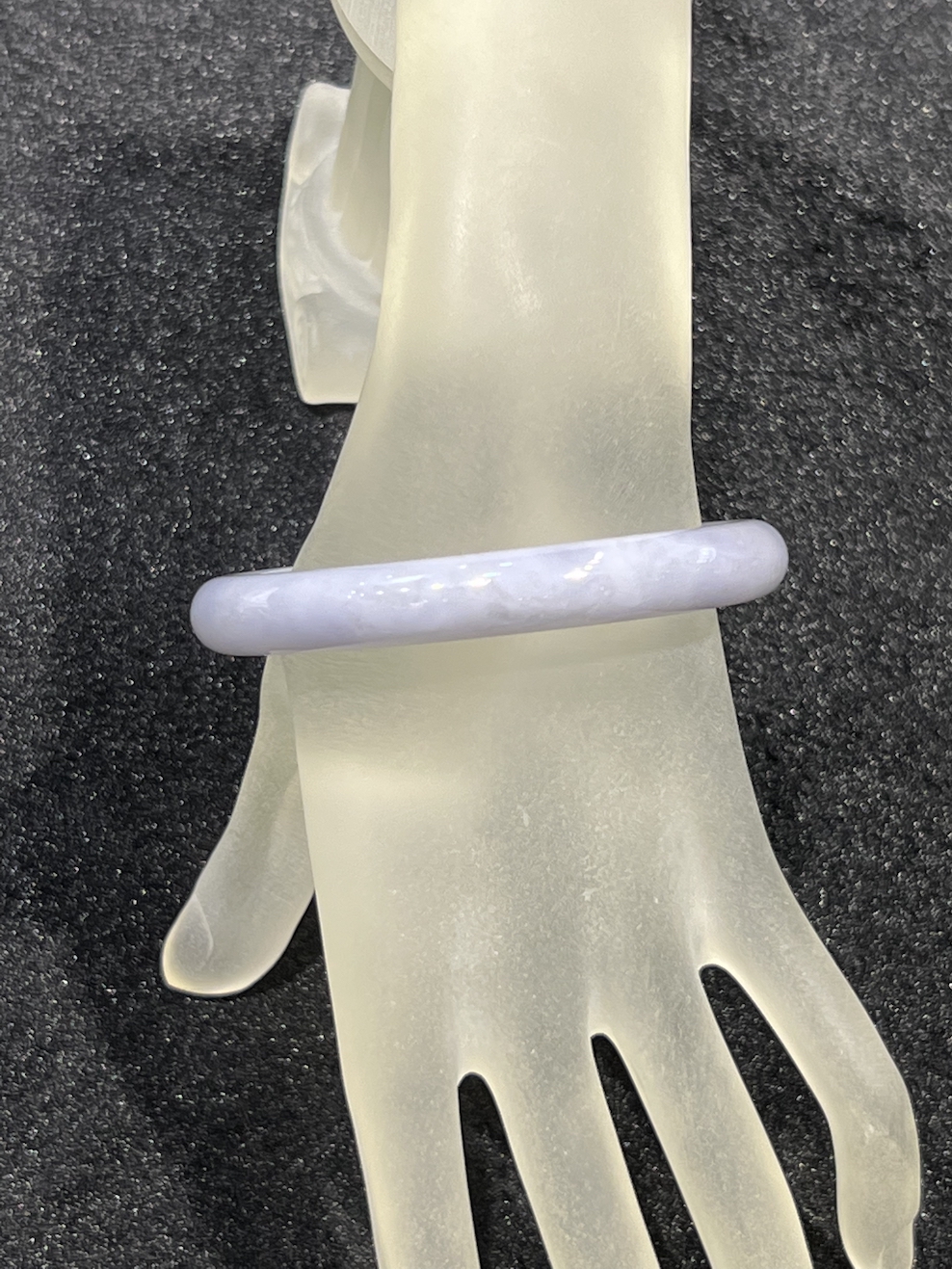 Translucent lavender jadeite bangle - Image 2
