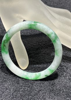 translucent whitish vibrant green jadeite bangle[SOLD OUT]