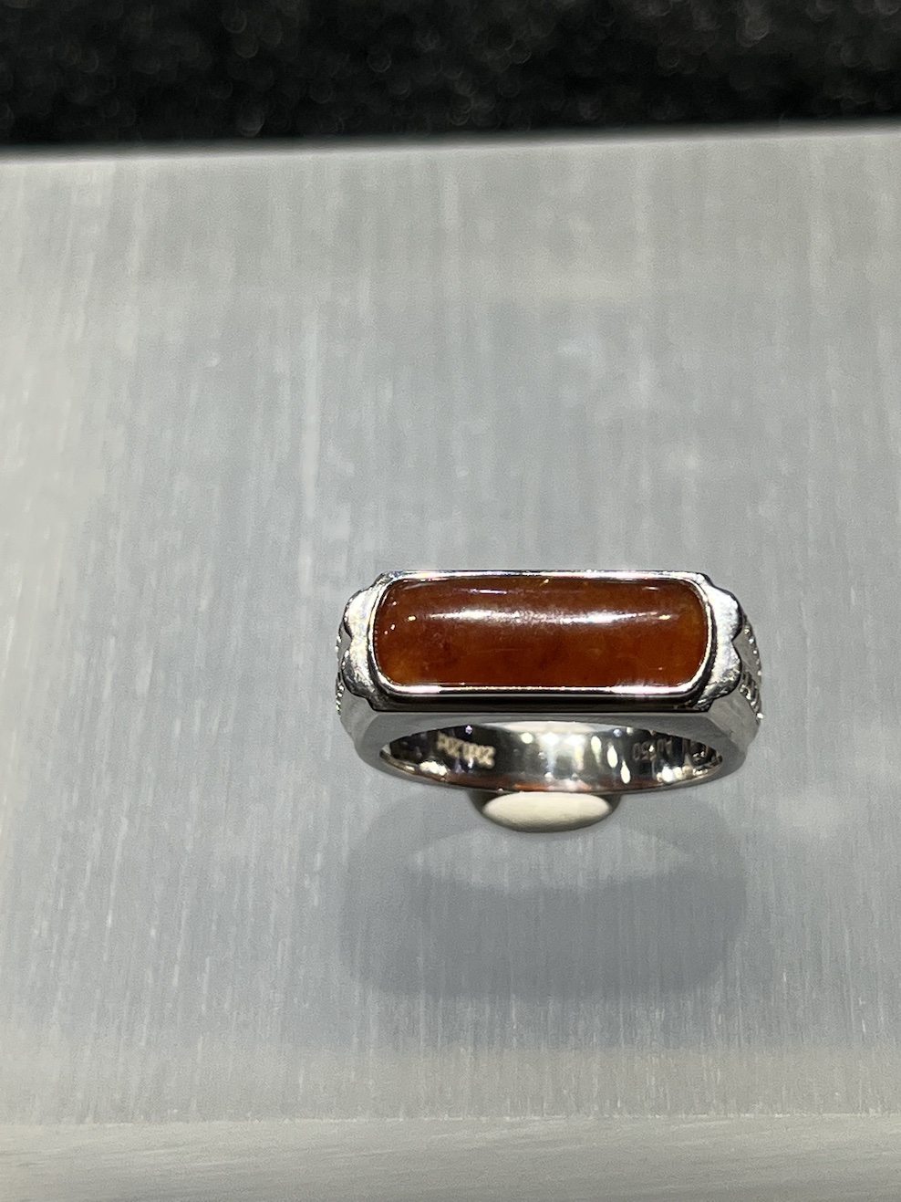 Icy translucent reddish saddle jadeite ring - Image 3