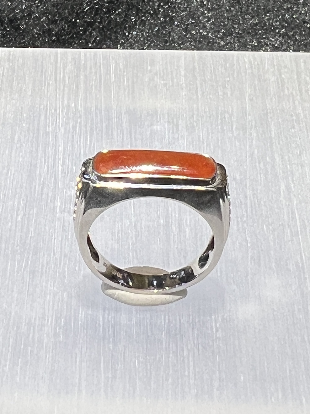 Icy translucent reddish saddle jadeite ring - Image 2