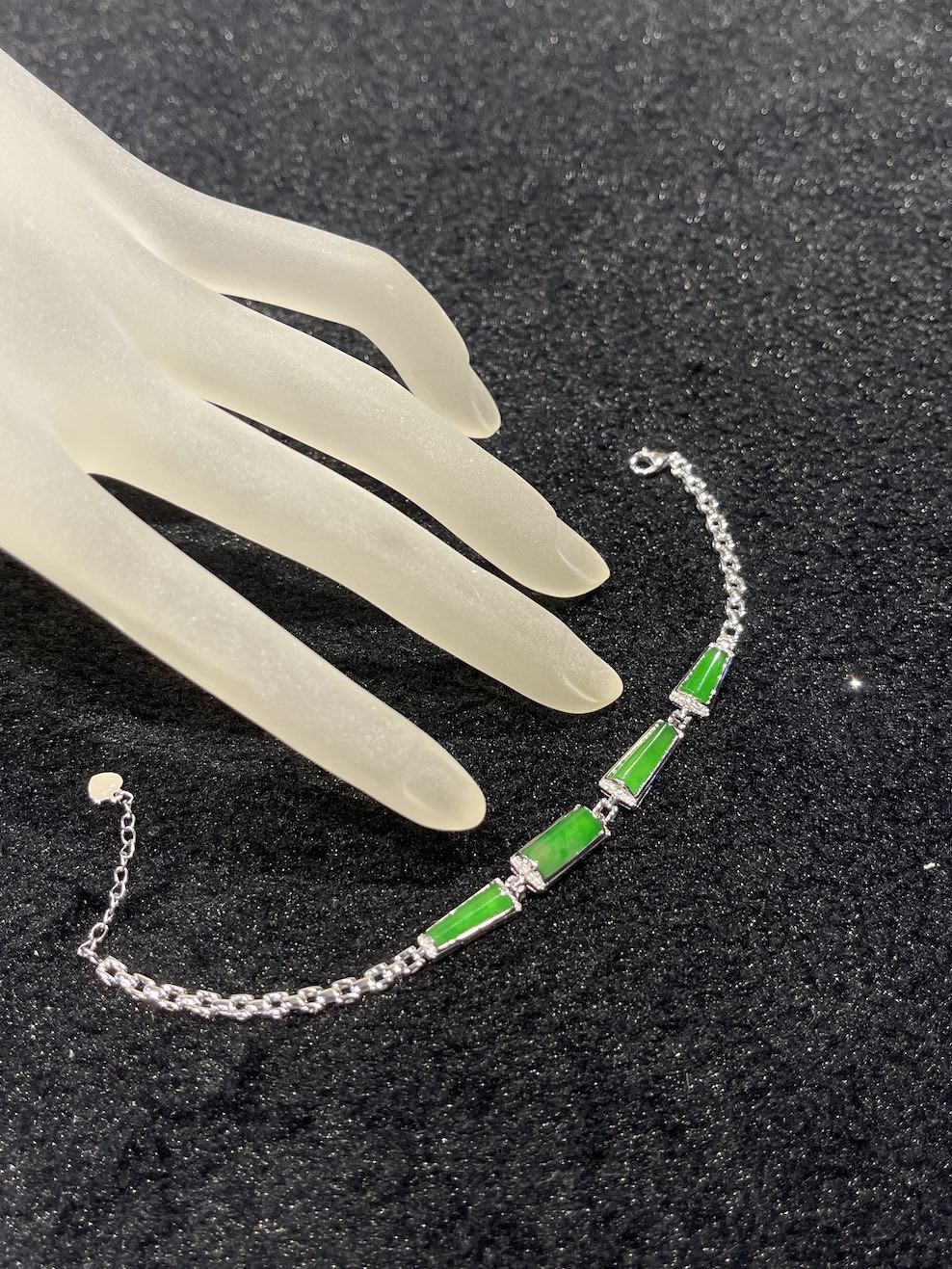 highly translucent vivid green saddle jadeite bracelet - Image 5