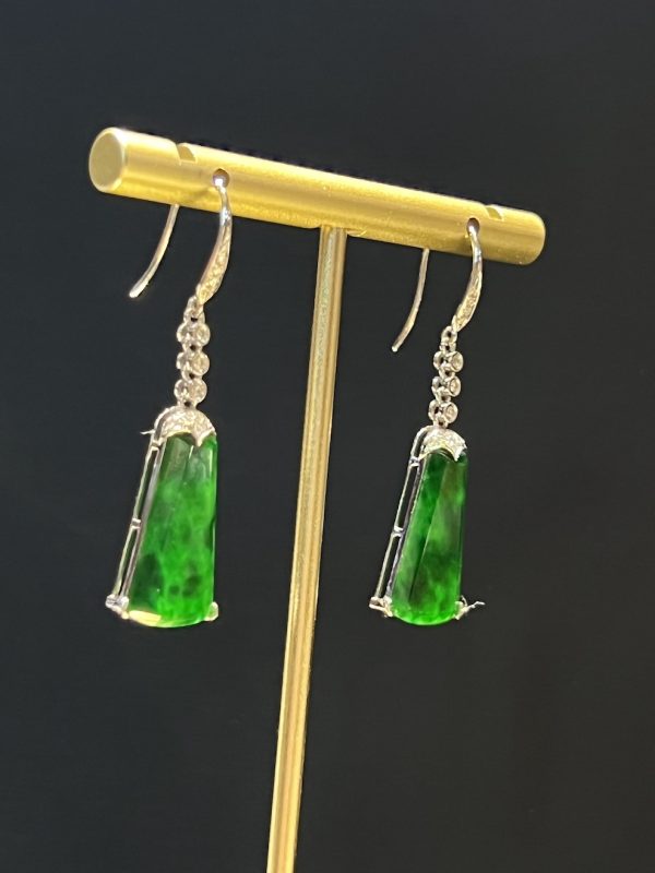 icy translucent old pit green Trapezoid jadeite earring[SOLD OUT] - Image 3