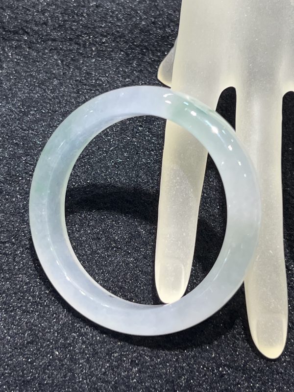 highly translucent icy faint floral green jadeite bangle[SOLD OUT] - Image 3