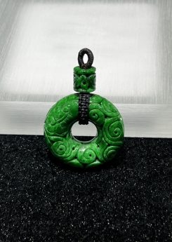 vivid green donut carving jadeite pendant[SOLD OUT]