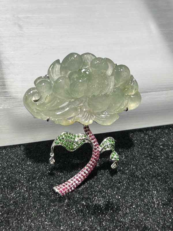 highly translucent blossom flower jadeite brooch/pendant[SOLD OUT]