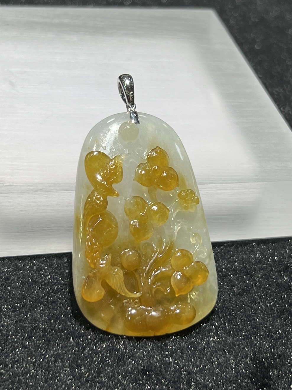 translucent honey yellow Magpie jadeite pendant - Image 2