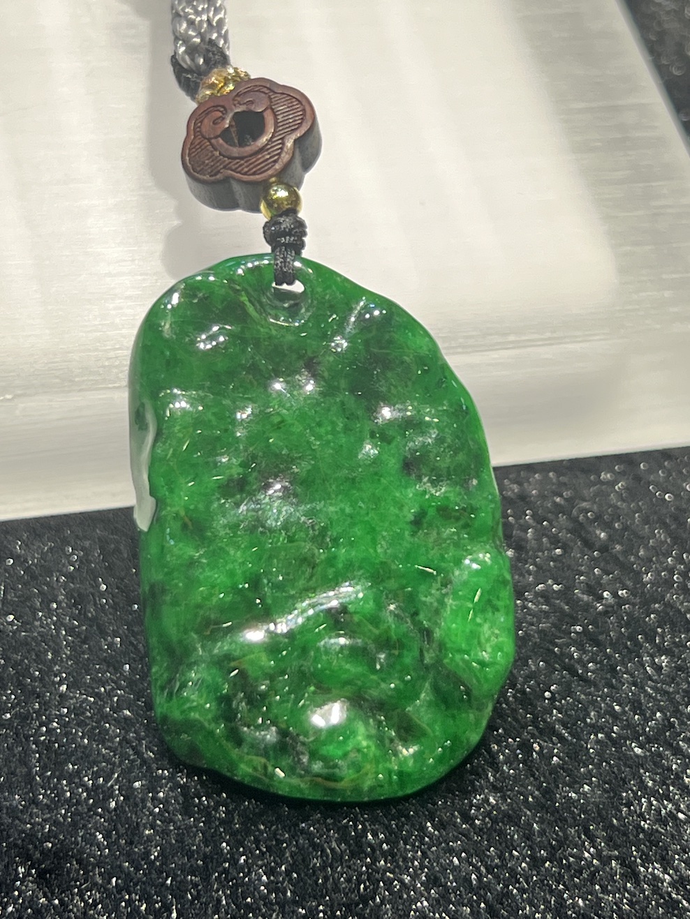 translucent vibrant green eagle jadeite pendant - Image 5
