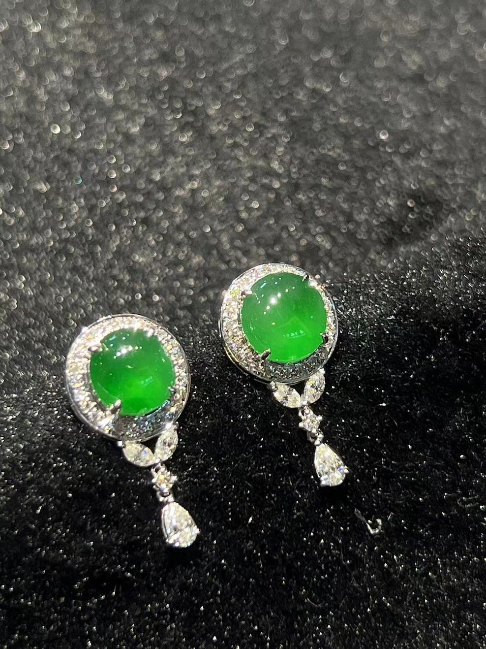 highly translucent vivid imperial green cabochon jadeite earring - Image 5