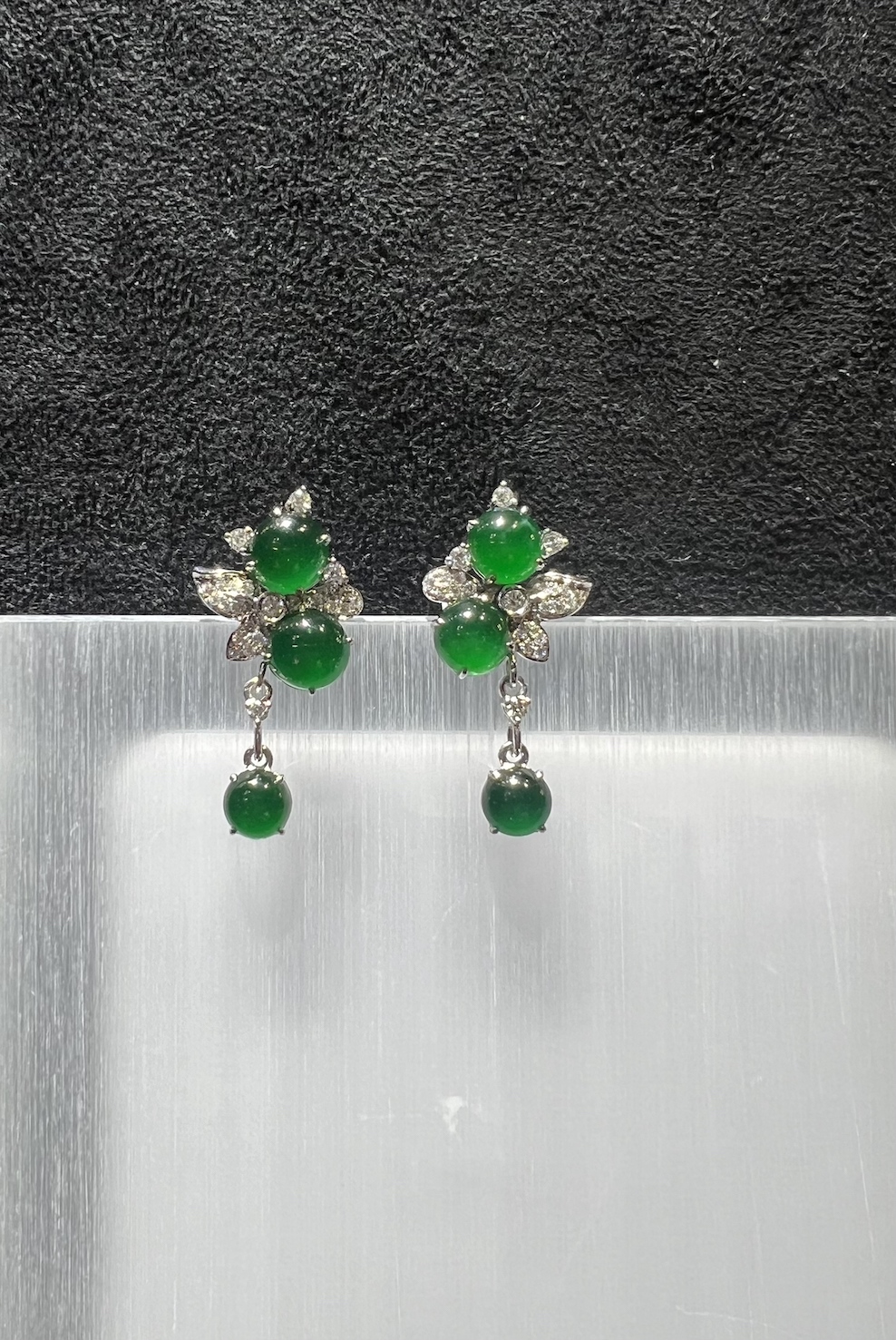 icy translucent vibrant green cabochon jadeite earring - Image 5