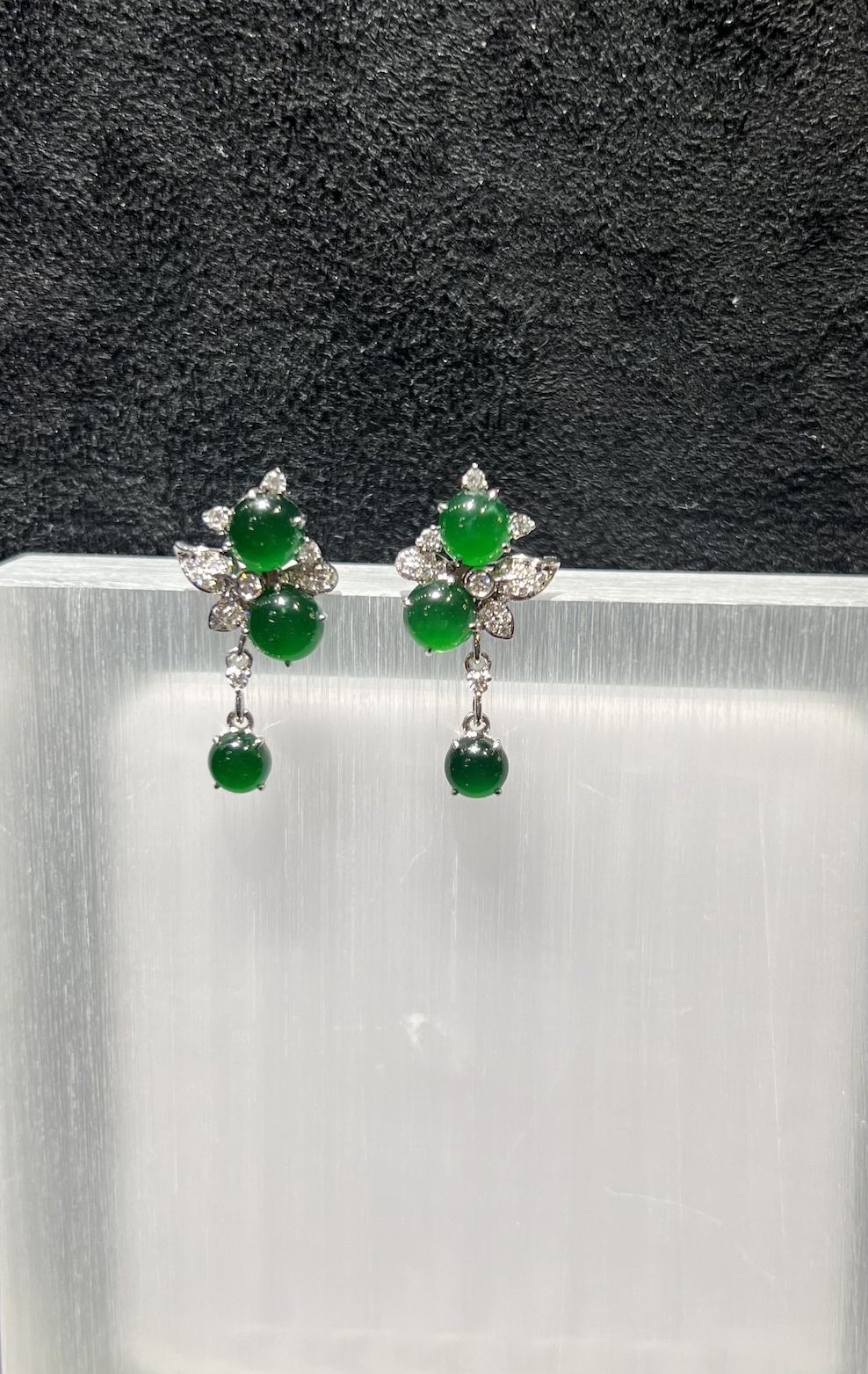 icy translucent vibrant green cabochon jadeite earring - Image 4