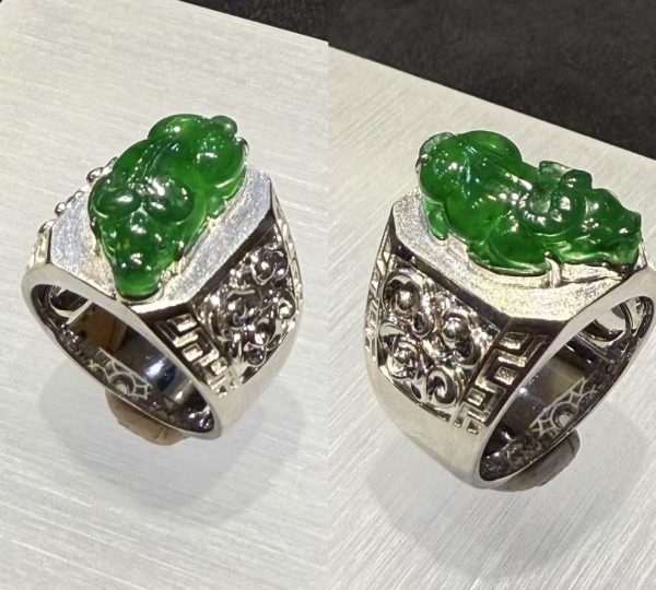 highly Translucent Vivid Green Ox Carving Jade Ring