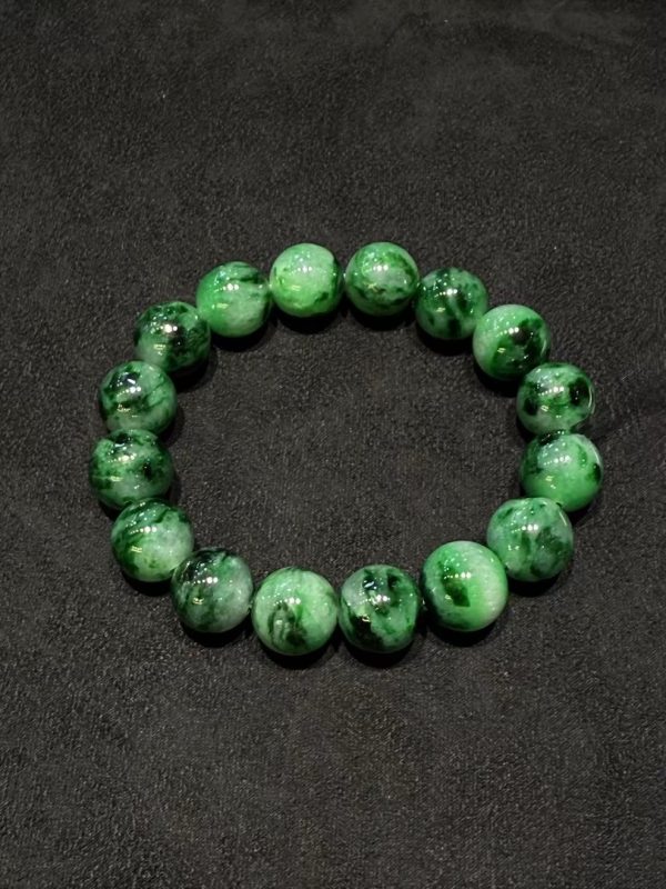 Translucent vibrant green beads jade bracelet