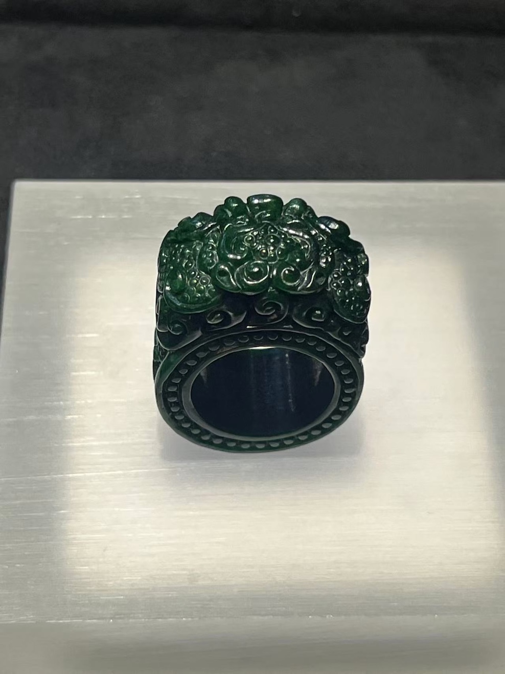 dark green jade thumb ring with dragon head carving – natural Type A jadeite archer ring