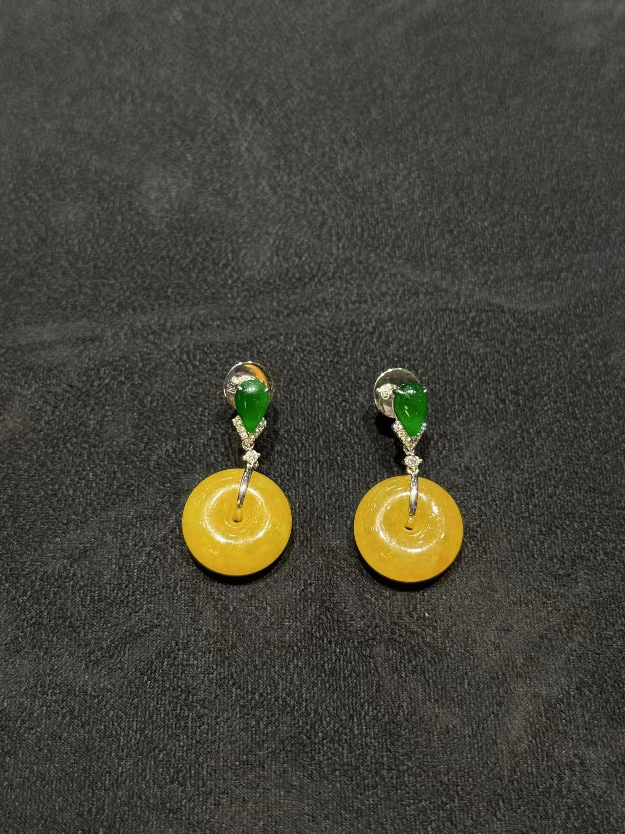 Vibrant Yellow safety knot with Green Jadeite Earrings in 18K white gold with diamonds – natural Type A jadeite